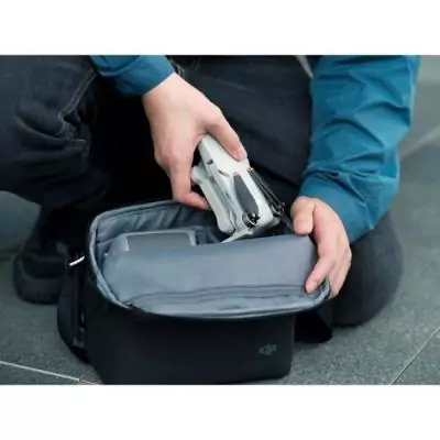 Drone pliable DJI Mini 4K Fly More Combo - Blanc - Autonomie 31 min - Portée +1000 m Drone pliable DJI Mini 4K Fly More Combo - Blanc - Autonomie 31 min - Portée +1000 m