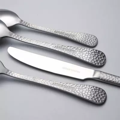 Ménagères ARTHUR MARTIN AM4463 - 24 pièces - Acier inoxydable - Finition martelé Ménagères ARTHUR MARTIN AM4463 - 24 pièces - Acier inoxydable - Finition martelé