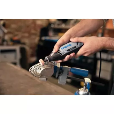 Outil DREMEL 4250-3/45: 45 accessoires + 3 adaptations - Polyvalent et pratique
