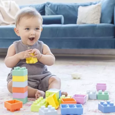 Coffret Jouet Mes Premières Briques Souples INFANTINO - 25 pièces
