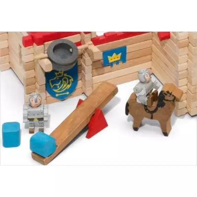 Construisez votre propre château fort en bois avec 300 pièces