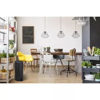 Poubelle de cuisine à pédale URBAN 30L - En acier Noir