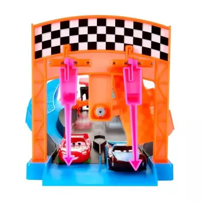 Course nocturne éclatante avec Circuit Glow Racers - Mattel