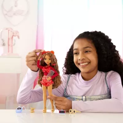 Barbie Équipe de Rêve Teresa - Poupée et Accessoires - HYC23 Barbie Équipe de Rêve Teresa - Poupée et Accessoires - HYC23