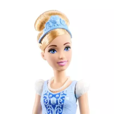 Coffret Princesses Disney Cendrillon - Poupée, Tenues & Accessoires Coffret Princesses Disney Cendrillon - Poupée, Tenues & Accessoires