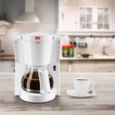 Cafetière MELITTA LOOK IV 1011-01 - 15 tasses - Filtre - Blanc Cafetière MELITTA LOOK IV 1011-01 - 15 tasses - Filtre - Blanc
