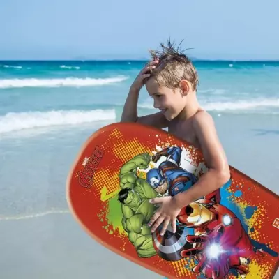 Bodyboard Avengers 84 cm: Prêt à affronter les vagues!
