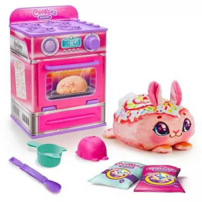 Découvrez le Fabrique a Pâtisserie Rose - MOOSE TOYS - COOKEEZ MAKERY - Peluche parfumée et accessoires