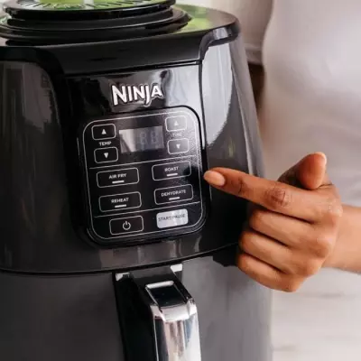Friteuse Ninja sans huile Air Fryer AF100EU compacte et performante