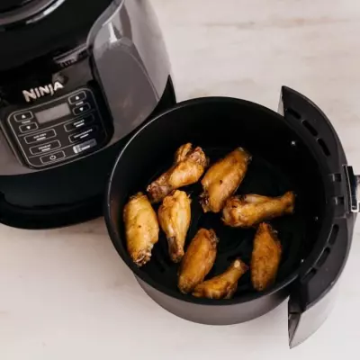 Friteuse Ninja sans huile Air Fryer AF100EU compacte et performante