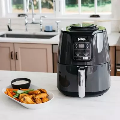 Friteuse Ninja sans huile Air Fryer AF100EU compacte et performante