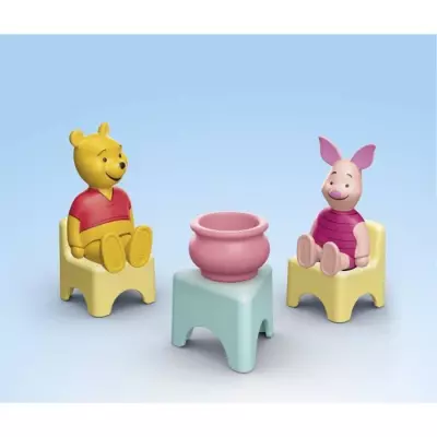Amusez-vous avec Winnie l'ourson et Porcinet dans leur cabane!