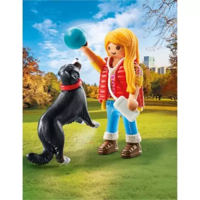 Figurine PLAYMOBIL 71738: Fille et chien de montagne Figurine PLAYMOBIL 71738: Fille et chien de montagne