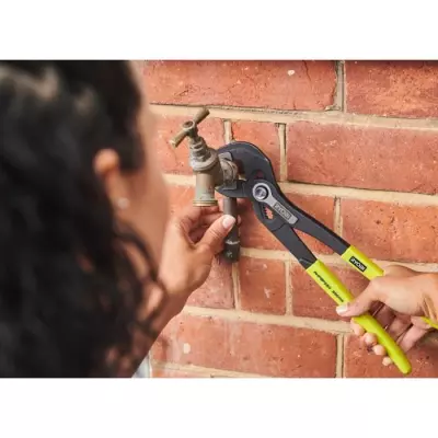 Pince multiprise verrouillable RYOBI 250 mm - Pratique et polyvalente