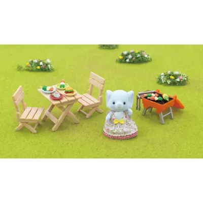 Figurine miniature SYLVANIAN FAMILIES - La fille éléphant avec pique-nique