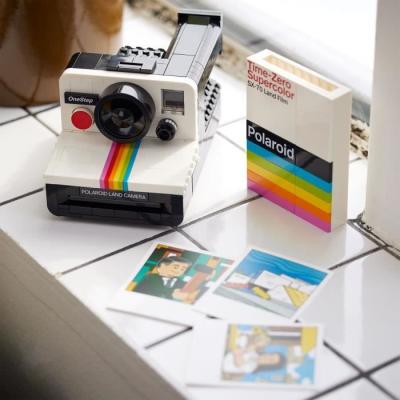 LEGO 21345 Ideas Appareil Photo Polaroid OneStep SX-70: Maquette à Construire avec Autocollants