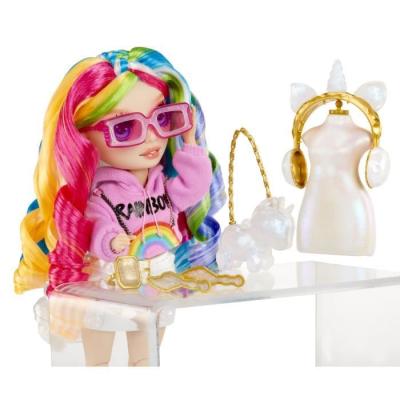 Découvrez la poupée mannequin Cristal Rainbow High - Amaya!