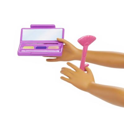 Barbie – Poupée Maquilleuse