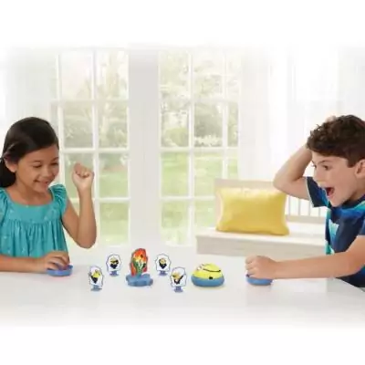 Jeu de Table Minions Hover Strike Battle - Renvoie le Palet et Évite les Minions !