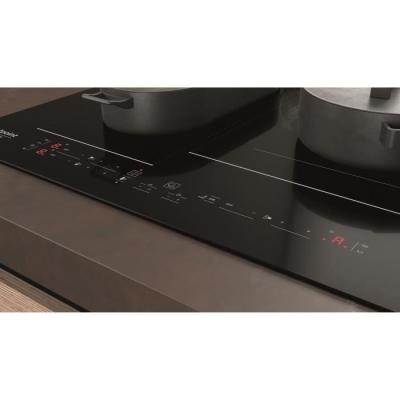Table de cuisson induction Hotpoint - 3 zones - Noir - Puissance totale 7200W