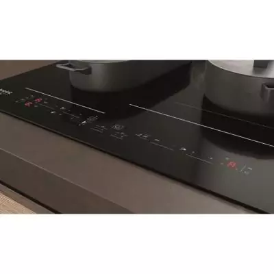 Table de cuisson induction Hotpoint - 3 zones - Noir - Puissance totale 7200W