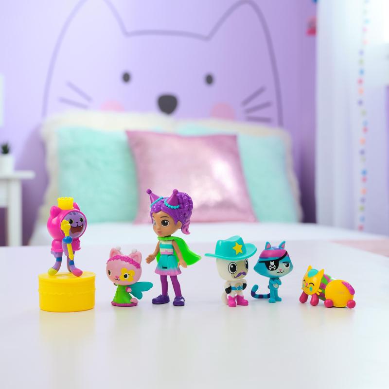 Gabby's Dollhouse Gabby et la Maison Magique - Gabby Dollhouse - Coffret Cadeau 5 Figurines - Petits Chatons - 5 Figurines Et 1
