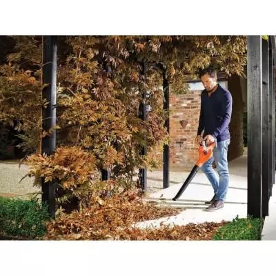 Souffleur de feuilles BLACK+DECKER GWC1820PC - 18V compact