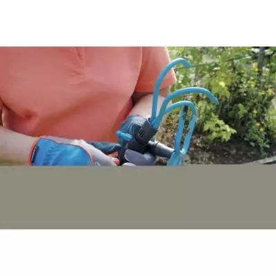Manche bois FSC 100% 130cm GARDENA - Support outils antidérapant Manche bois FSC 100% 130cm GARDENA - Support outils antidérapant