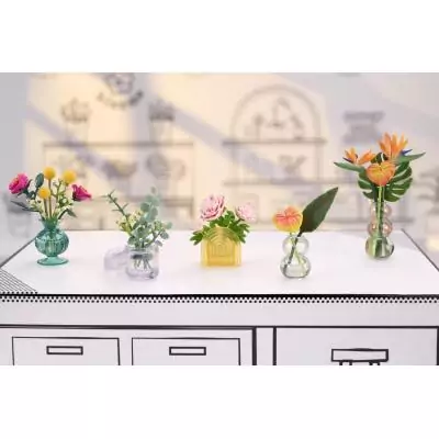 MGA's Miniverse Make It Mini Botanicals