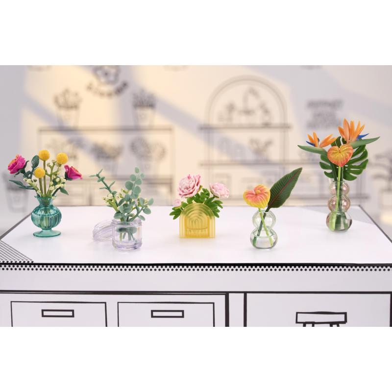 MGA's Miniverse Make It Mini Botanicals