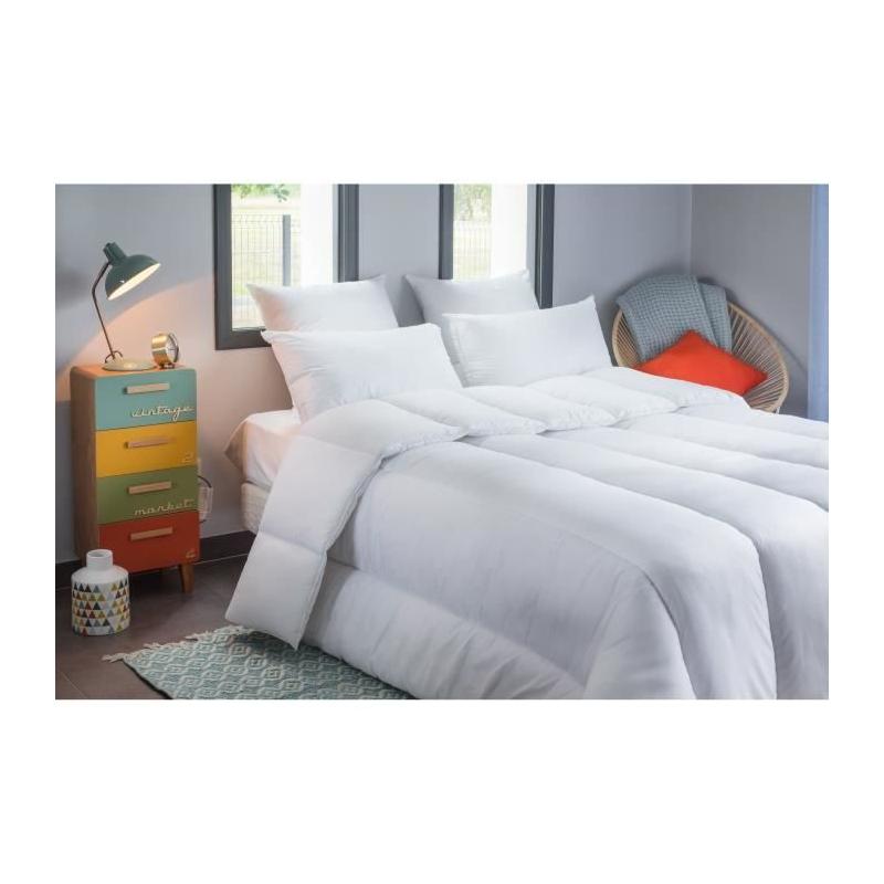Couette chaude anti-acariens 420g/m² 240x260cm