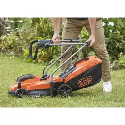Tondeuse sans fil BLACK+DECKER 18V - Coupe 33cm Tondeuse sans fil BLACK+DECKER 18V - Coupe 33cm