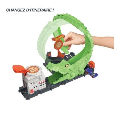 Course effrénée avec le circuit Voiture Hot Wheels - Attaque de l'Alligator!