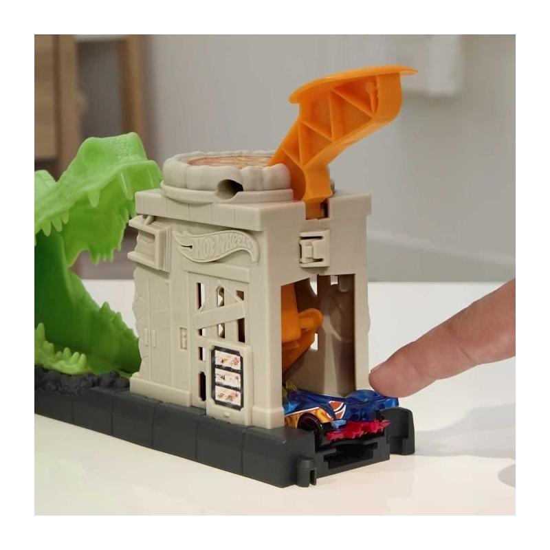 Course effrénée avec le circuit Voiture Hot Wheels - Attaque de l'Alligator!