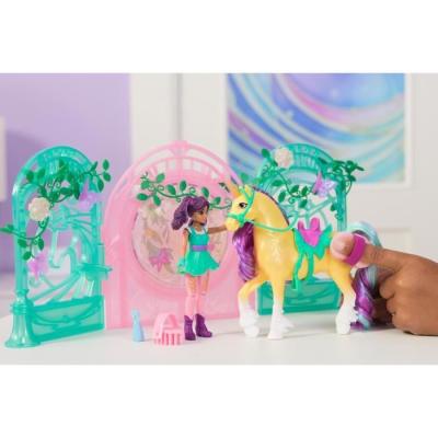 Découvrez le Playset Mini Poupée Ava et Leaf Color Reveal Unicorn Academy!