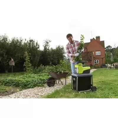 Broyeur de végétaux 3000W - Silencieux et performant Broyeur de végétaux 3000W - Silencieux et performant