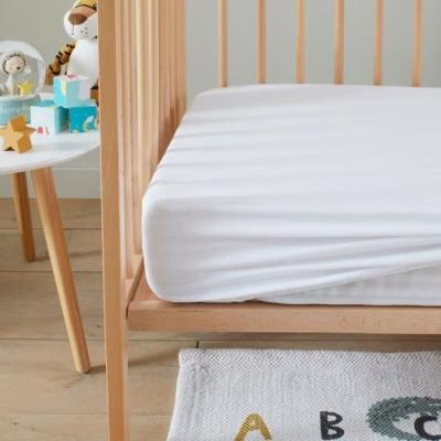 Protégez le matelas de bébé avec style !