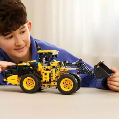 LEGO Technic 42209 Volvo L120 : Jeu de Construction pour Garçon de 9 ans LEGO Technic 42209 Volvo L120 : Jeu de Construction pour Garçon de 9 ans