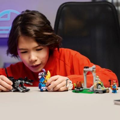 LEGO Fortnite 77075: Le Camp de Banane et Mécano - Construction pour Garçon de 7 ans