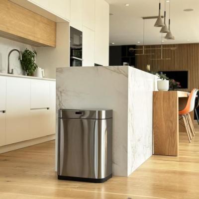 Poubelle de cuisine automatique design - 60L - Inox avec cerclage