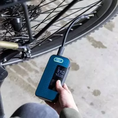 Compresseur portatif SCHEPPACH sans fil AC10/8V: Pratique et puissant Compresseur portatif SCHEPPACH sans fil AC10/8V: Pratique et puissant