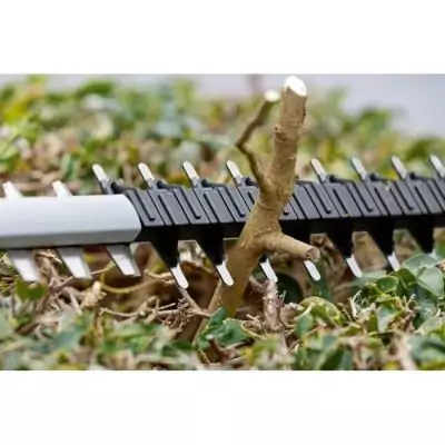 Taille-haies sans fil Bosch GHE 18V-50 Professional - Performant et sans contrainte