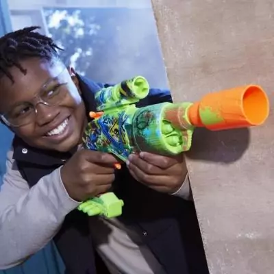 Nerf Zombie Driller: Blaster de fléchettes à cylindre rotatif