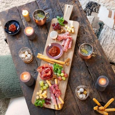 Planche apéritive Maxi LIVOO en bois acacia FSC - 75 x 19,5 cm