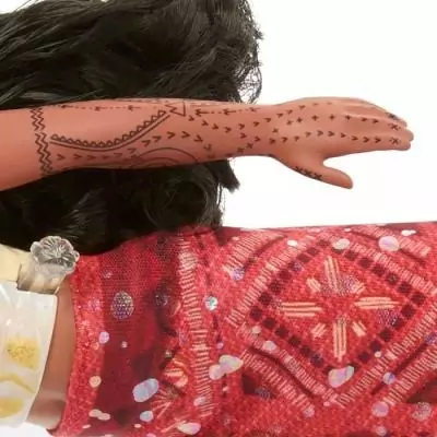 Poupée Vaiana Nageuse à Corsage Changeant de Couleur