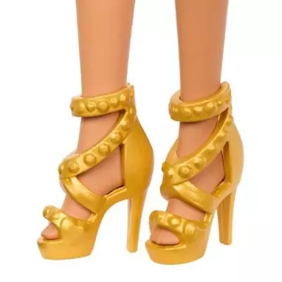 Barbie Danseuse de Salon Brune avec Trophée - JFR09 Barbie Danseuse de Salon Brune avec Trophée - JFR09