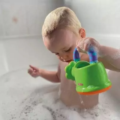 Jouet de bain NUBY - Arrosoir amusant pour éclabousser - Vert Jouet de bain NUBY - Arrosoir amusant pour éclabousser - Vert