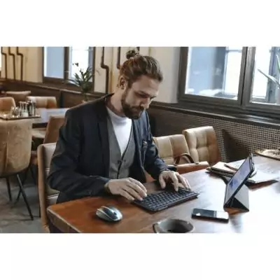 Clavier compact 2,4 GHz et Bluetooth 5.0 - CHERRY KW 9200 MINI - Noir Clavier compact 2,4 GHz et Bluetooth 5.0 - CHERRY KW 9200 MINI - Noir