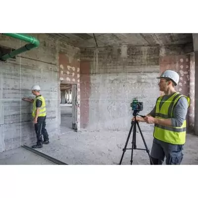 Niveau laser vert Bosch Pro GLL 12V-100-33 CG - Visibilité et précision Niveau laser vert Bosch Pro GLL 12V-100-33 CG - Visibilité et précision