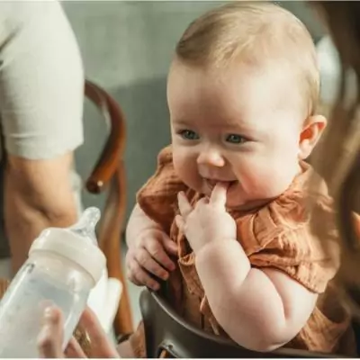 Coffret Naissance - MAM - 4 Biberons + 1 Sucette + 1 Boîte doseuse - Sable Coffret Naissance - MAM - 4 Biberons + 1 Sucette + 1 Boîte doseuse - Sable